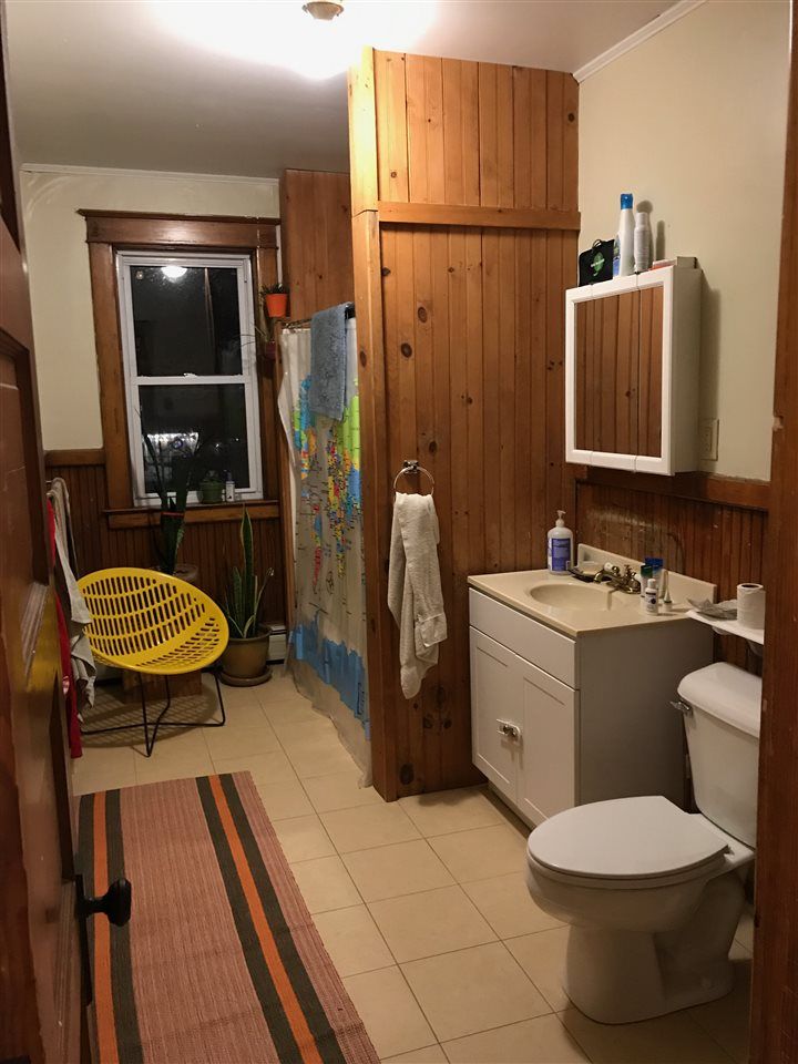 42 Central St, Newport, VT 05855
